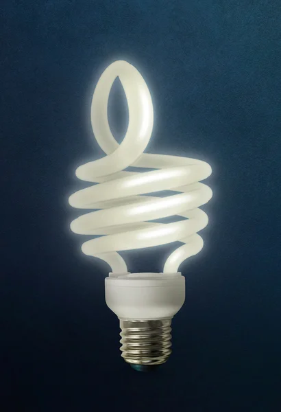 Pouce vers le haut ampoule à économie d'énergie — Photo