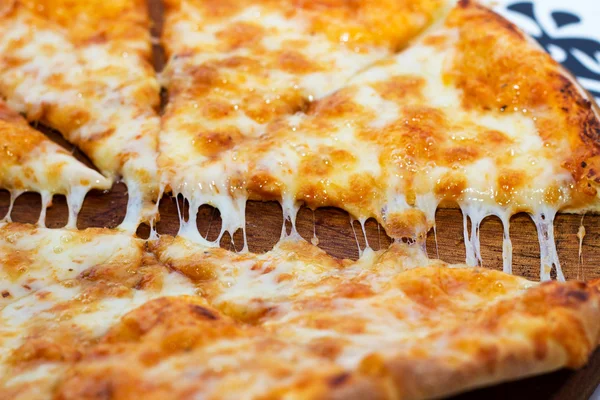 Pizza margarita. — Stok fotoğraf