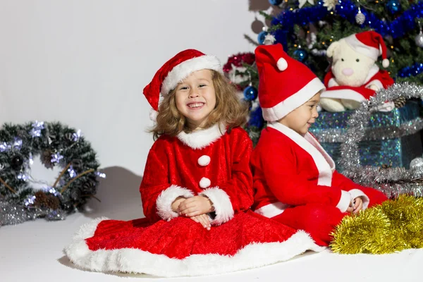 Verkleed als santa claus kind. — Stockfoto