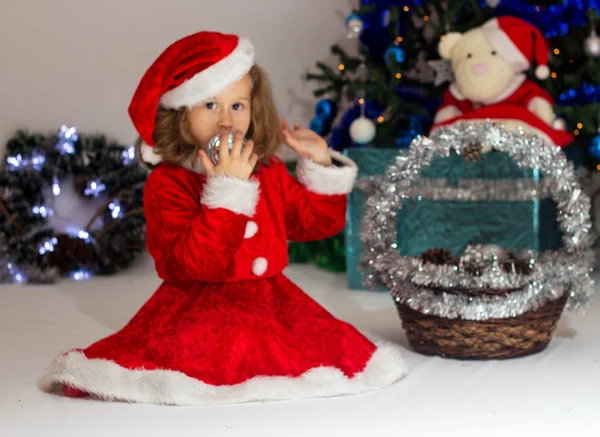 Verkleed als santa claus kind. — Stockfoto