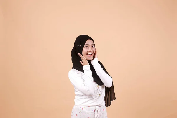 Portrait Happy Young Muslim Asian Girl Laughing Hard Big Open — Stock Photo, Image