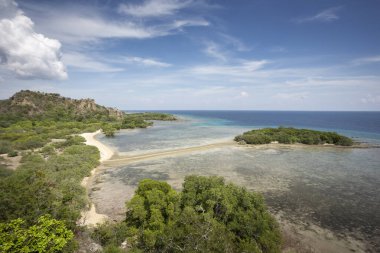 Balanan Sahili, Endonezya 'nın deniz güzelliği ile Baluran Ulusal Parkı' ndaki turlardan biridir..