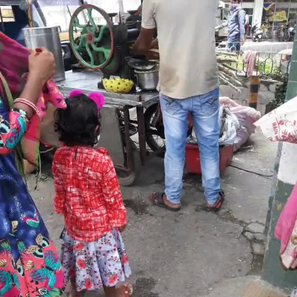 Road Side Sugarcane Juice Sprzedaż Indii — Wideo stockowe