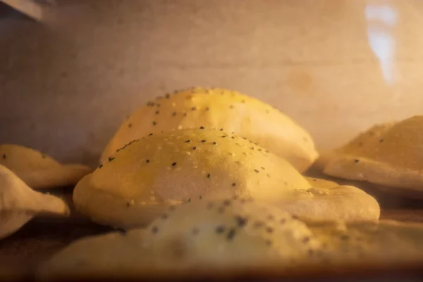 Yerel Bir Pizza Jiroskop Restoranında Çörekler — Stok fotoğraf