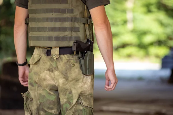 Vue Arrière Homme Uniforme Militaire Avec Pistolet Airsoft — Photo