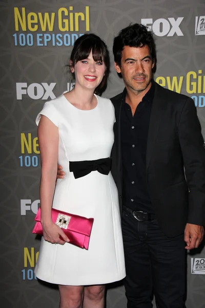 Zooey Deschanel, Jacob Pechenik — Stockfoto