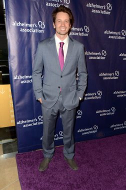 Tyler Ritter - aktör