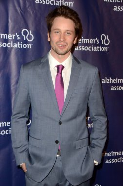 Tyler Ritter - aktör