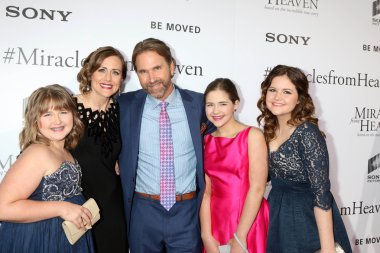 Abigail Beam, Christy ışın, Kevin eni, Anabel ışın, Adelynn ışın