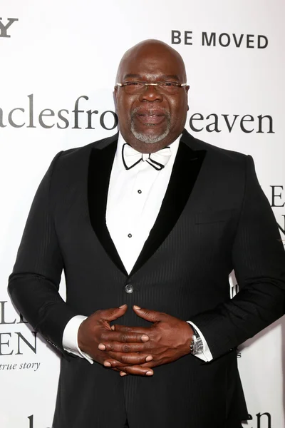 T. D. Jakes at the "Miracles From Heaven" — Stock Photo, Image