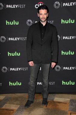 Colin Donnell - aktör