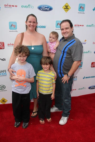 Bradley Pierce and family — Stock Photo, Image