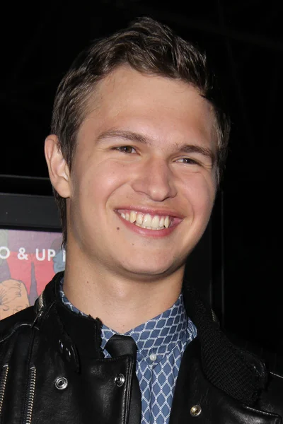 Ansel elgort — Stockfoto