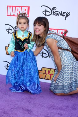 Lindsay Sloane, Maxwell Rollin mavi