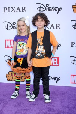 McKenna grace, Ağustos maturo