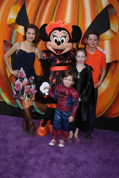 Rebecca Herbst, Ella Bailey Saucedo, Ethane Riley Saucedo, Emerson Truett macerovaná — Stock fotografie