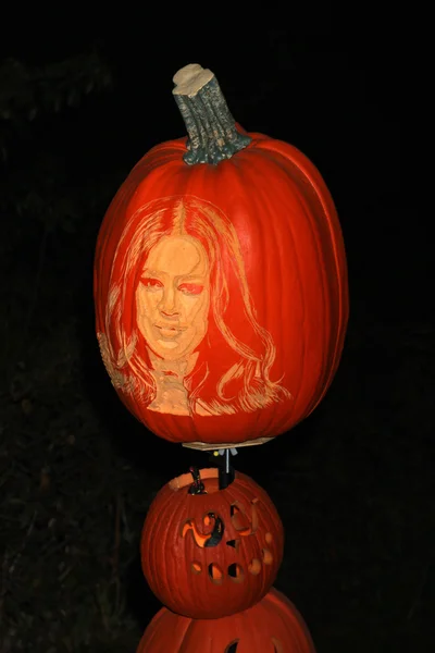 Khloe Kardashian Carved Pumpkin — Stock Photo, Image