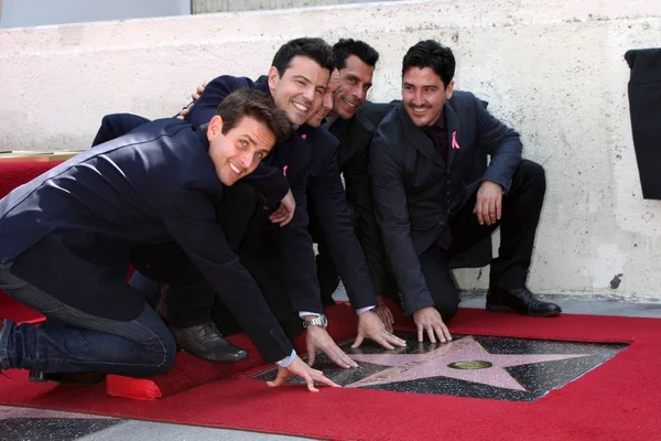 Novos miúdos no bloco, Jordan Knight, Donnie Wahlberg, Joe McIntyre, Danny Wood, Jonathan Knight — Fotografia de Stock