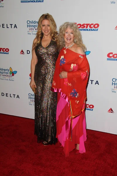 Joely Fisher, Connie Stevens — Stock Photo, Image