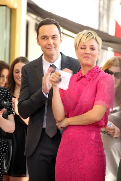 Kaley Cuoco, Jim Parsons — Stock fotografie