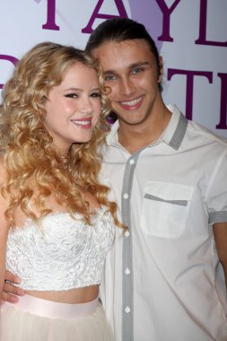 Taylor Spreitler, Spencer Knight