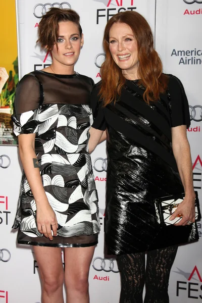 Julianne Moore, Kristen Stewart — Stock Photo, Image