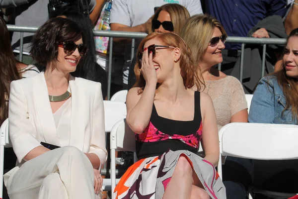 Anne Hathaway, Jessica Chastain — Stockfoto