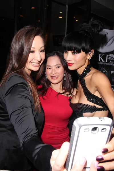 Bai Ling og fans - Stock-foto