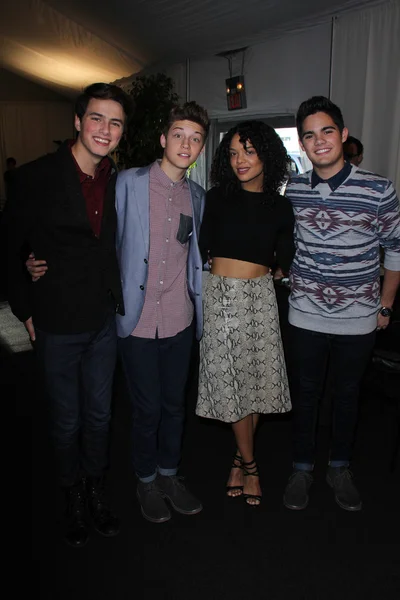 Tessa Thompson, Ricky Garcia, Jon Klaasen, Emery Kelly — Stock fotografie