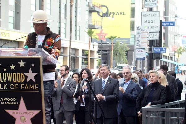 Pharrell Williams, Ellen Degeneres — Foto de Stock