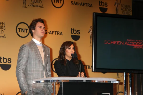 Ansel Elgort, Eva Longoria — Stockfoto