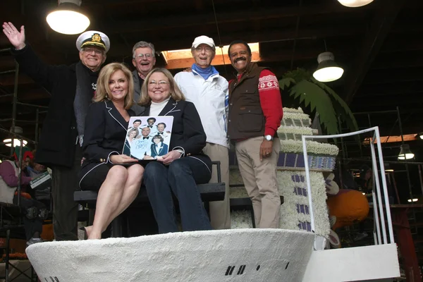 Gavin MacLeod, Fred Grandy, Bernie Kopell, Ted Lange, Jill Whelan, Lauren Tewes - Stock-foto