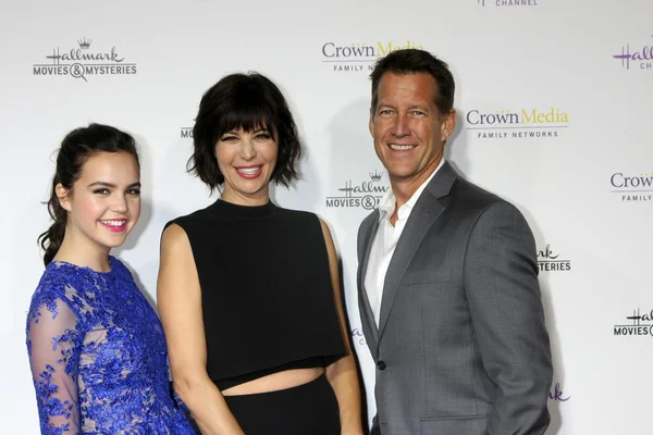 Bailee Madison, Catherine Bell, James Denton — Zdjęcie stockowe