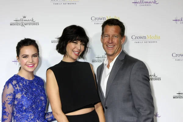 Bailee Madison, Catherine Bell, James Denton — Zdjęcie stockowe