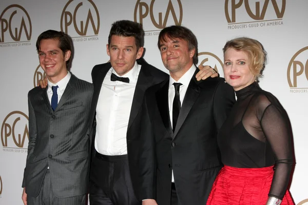 Ellar Coltrane, Ethan Hawke, Richard Linklater, Cathleen Sutherland — Stok fotoğraf