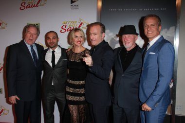 Michael Mckeon, Michael Mando, Rhea Seehorn, Bob Odenkirk, Jonathan bankalar, Patrick Fabian