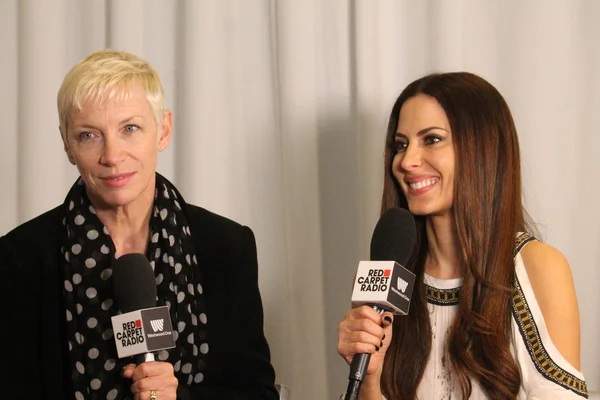 Annie Lennox, Kerri Kasem — Stockfoto