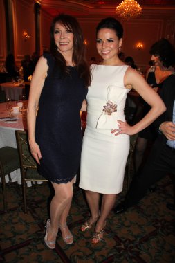 Cassandra Peterson, Lana Parilla