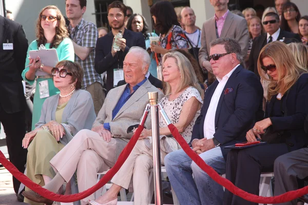 Shirley Maclaine, Christopher Plummer, Elaine Taylor, William Shatner — Photo