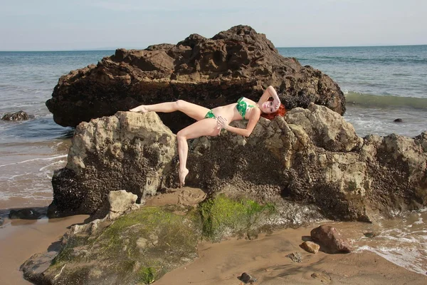 Phoebe Price Bikini Shoot — Stock Photo, Image