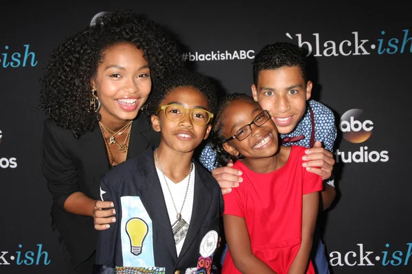 Yara Shahidi, Miles Brown, Marcus Scribner, Martin Marsai — Fotografia de Stock