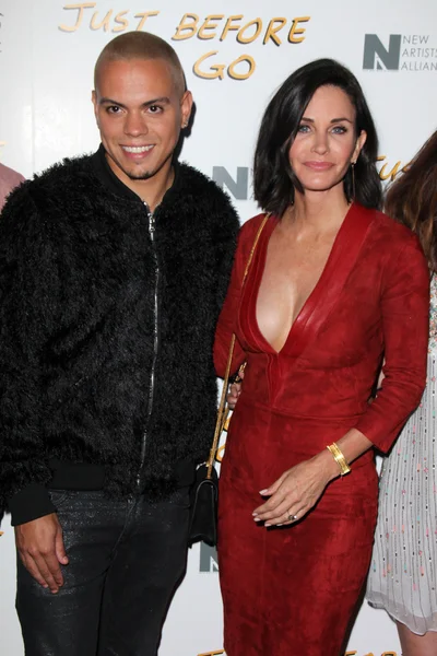 Evan Ross, Courteney Cox — Stockfoto