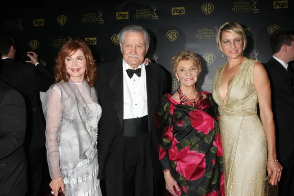 Suzanne Rogers, John Aniston, Peggy Mckay, Arianne Zucker — Foto Stock