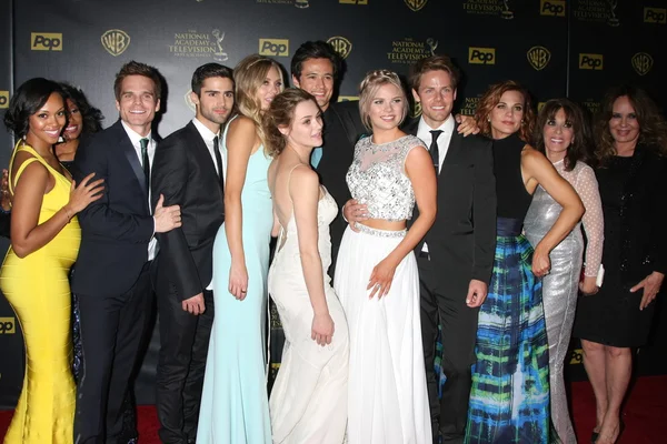 Mischel Morgan Greg Rikaart, Max Erlich, Melissa Ordway, κυνηγός βασιλιά, Matthew Atkinson, Kelli Goss, Lachlan Buchanan, Τζίνα Tognoni, Kate Linder, Cathering Bach — Φωτογραφία Αρχείου