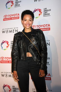 Kiersey Clemons