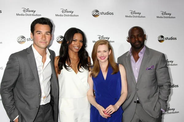 Jay Hayden, Rose Rollins, Mireille Enos, Alimi Ballard — Zdjęcie stockowe