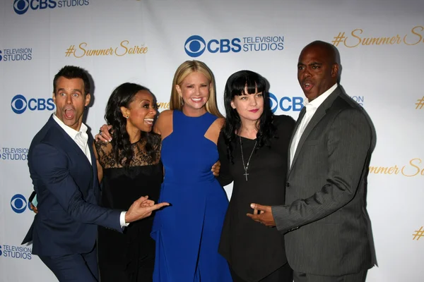 Cameron Mathison, Nischelle Turner, Nancy O 'Dell, Pauley Perrette, Kevin Frazier — Fotografia de Stock