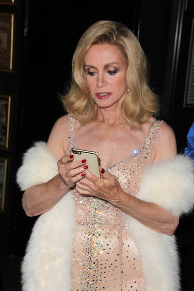 Миллс, Донна
