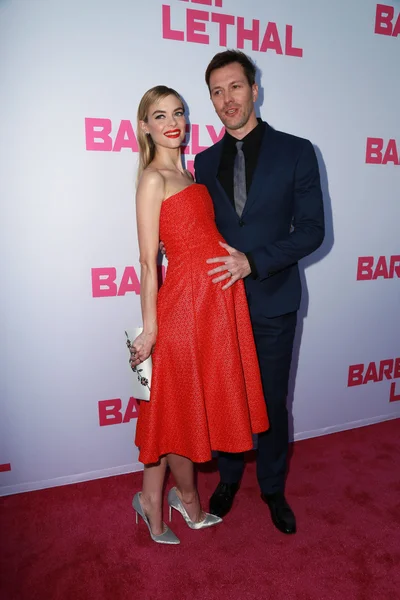 Jaime King, Kyle Newman — Stockfoto