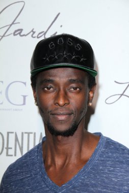  Edi Gathegi, Le Jardin açılış